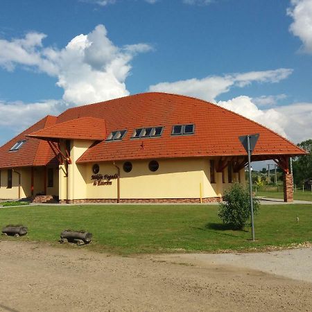 Hotel Miklós Fogadó és Étterem à Matraterenye Extérieur photo